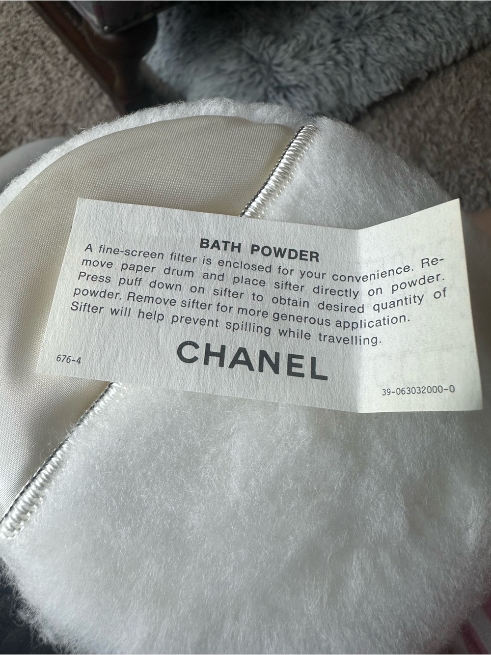 Vintage CHANEL Bath Powder Puff with Satin Pocket Insert - Picture 5 of 6